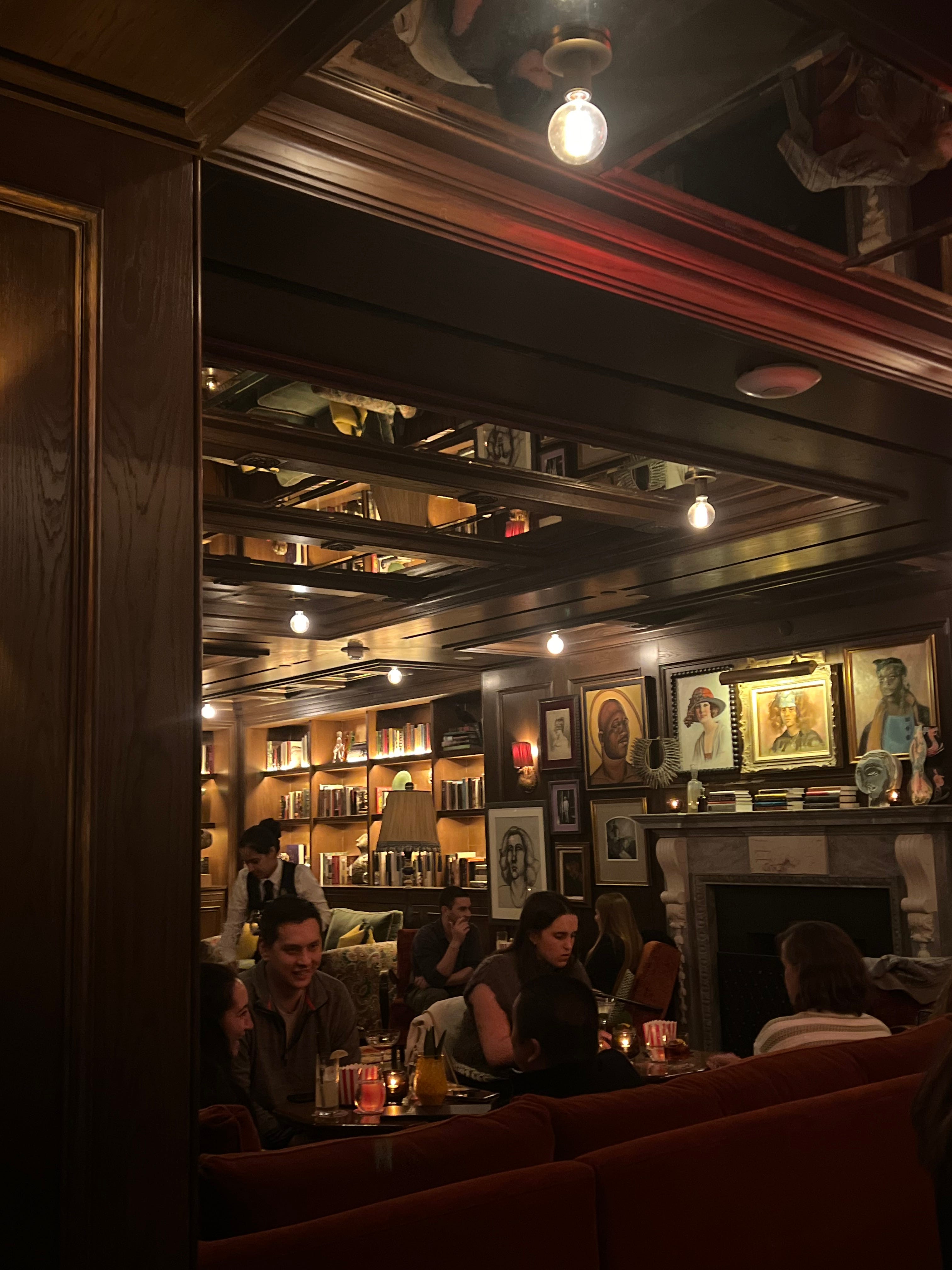The Portrait Bar — photo 2
